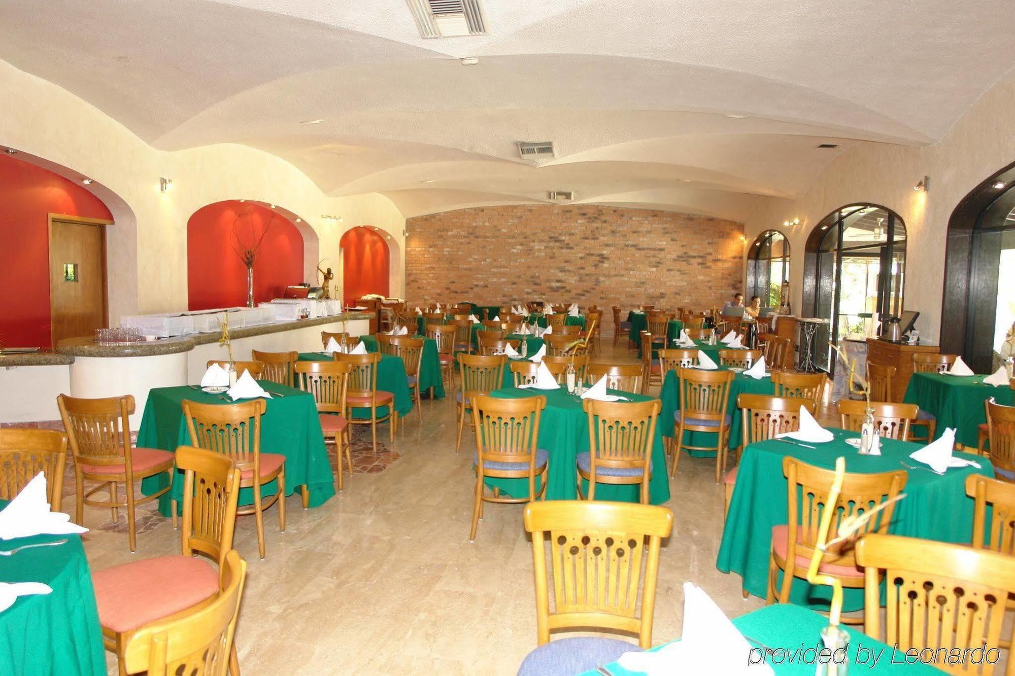 Real De Minas Poliforum Leon Restaurant photo